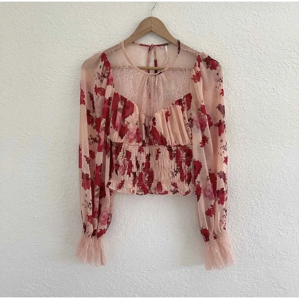 Free People Daphne blouse romantic floral cropped lace pink top - Size L $128